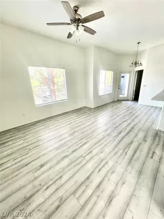 Photo #1: 2587862 Listing 