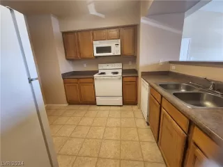 Photo #5: 2587868 Listing 