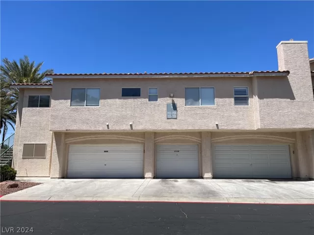 MLS: 2587877 Condo For Sale