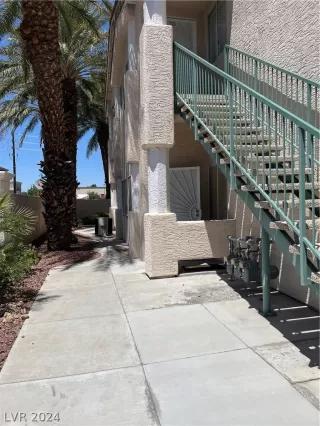 Photo #3: 2587877 Listing 