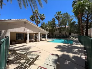 Photo #4: 2587877 Listing 