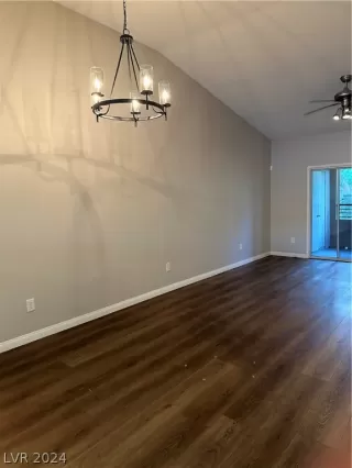 Photo #5: 2587878 Listing 