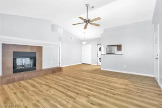 Photo #3: 2587886 Listing