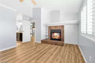 Photo #5: 2587886 Listing