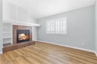 Photo #6: 2587886 Listing