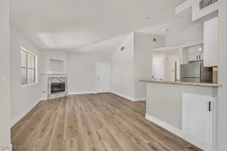 Photo #3: 2587888 Listing