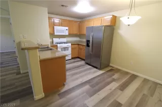 Photo #5: 2587905 Listing 