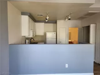 Photo #6: 2587906 Listing 