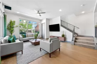 Photo #3: 2587910 Listing 