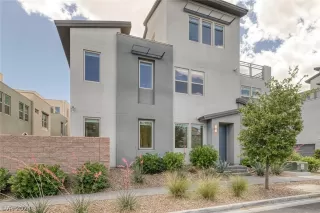 Photo #3: 2587917 Listing