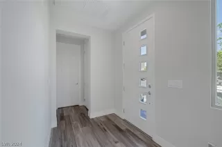 Photo #6: 2587917 Listing