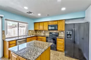 Photo #6: 2587927 Listing 