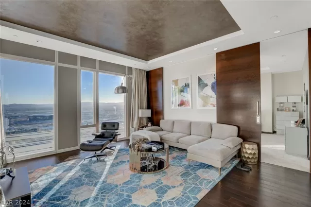 MLS: 2587939 Condo For Sale