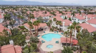 Photo #5: 2587966 Listing 