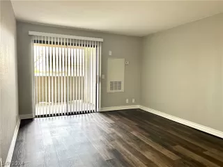 Photo #1: 2587971 Listing 