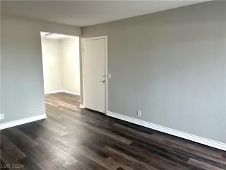 Photo #2: 2587971 Listing 