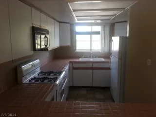 Photo #3: 2588039 Listing 