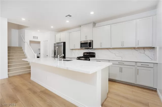 MLS: 2588040 Condo For Sale