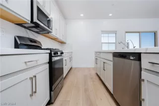 Photo #2: 2588040 Listing 