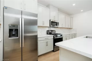Photo #3: 2588040 Listing 