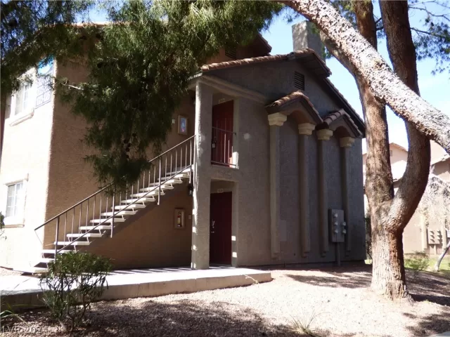 MLS: 2588059 Condo For Sale