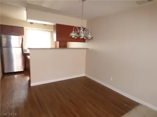 Photo #5: 2588059 Listing 