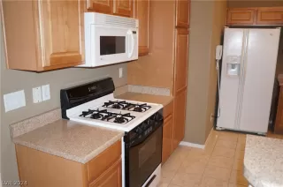 Photo #5: 2588070 Listing 