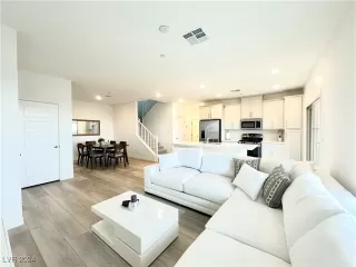 Photo #3: 2588072 Listing 