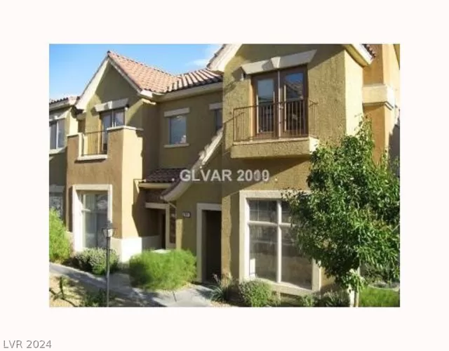 MLS: 2588081 Condo For Sale