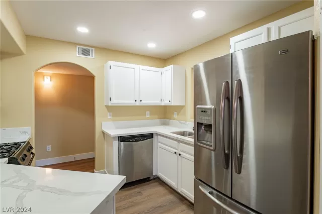 MLS: 2588131 Condo For Sale