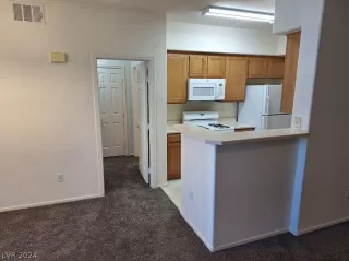 Photo #3: 2588147 Listing