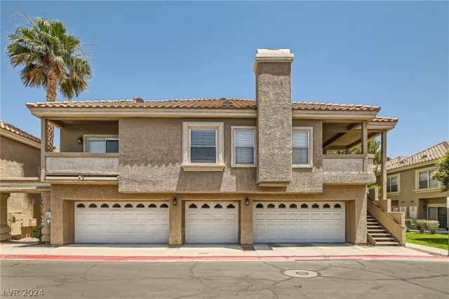 MLS: 2588164 Condo For Sale