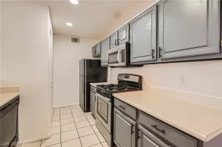 Photo #3: 2588164 Listing 