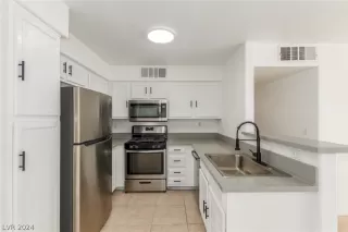 Photo #1: 2588195 Listing 