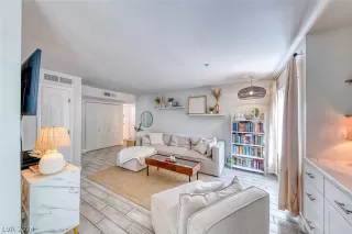 Photo #5: 2588200 Listing