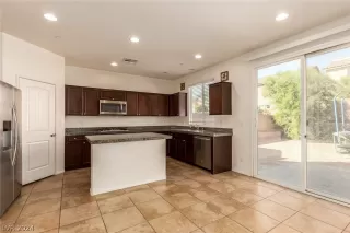 Photo #4: 2588220 Listing 