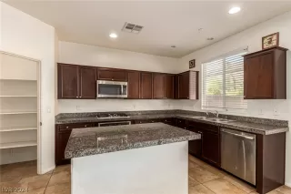 Photo #5: 2588220 Listing 