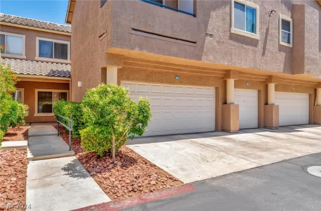 MLS: 2588236 Condo For Sale