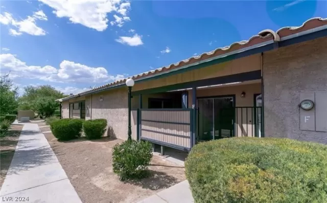 MLS: 2588244 Condo For Sale