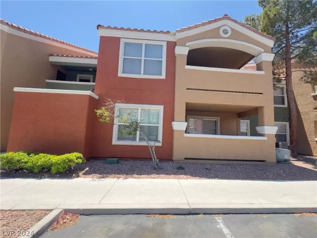 MLS: 2588261 Condo For Sale