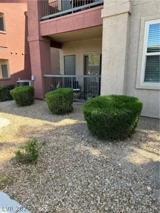 Photo #3: 2588274 Listing