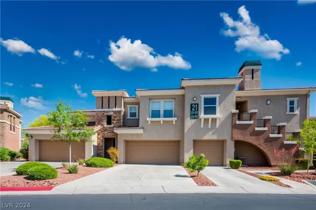 MLS: 2588321 Condo For Sale