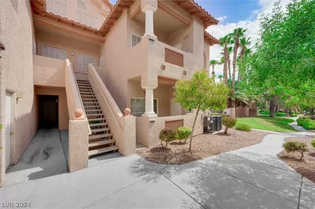 MLS: 2588332 Condo For Sale