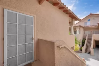 Photo #1: 2588332 Listing