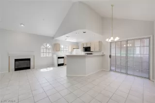 Photo #2: 2588332 Listing