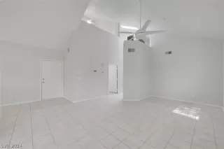 Photo #4: 2588332 Listing