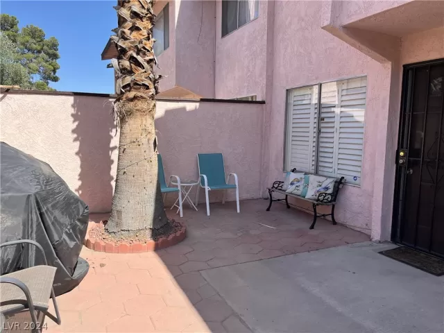 MLS: 2588338 Condo For Sale