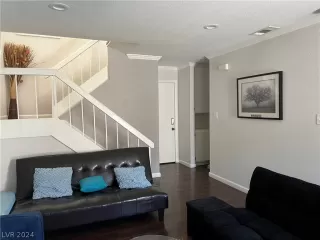 Photo #3: 2588338 Listing 