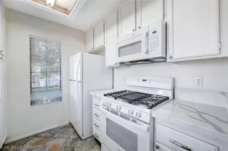 Photo #1: 2588341 Listing