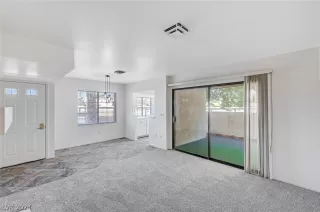 Photo #3: 2588341 Listing